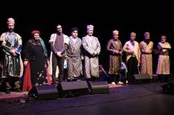 اجرای موسیقی قشقایی و شیرازی توسط گروه 