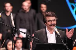 علیرضا افتخاری بار دیگر با رهبری فریدون شهبازیان «نیلوفرانه» را اجرا کرد