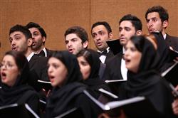 گروه کر شهر تهران در دو بخش به روی صحنه تالار رودکی رفت