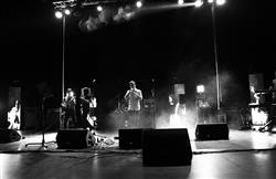 کنسرت گروه راک «گره» در برج آزادی برگزار شد