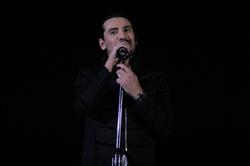 خاطره‌سازی امیرعباس گلاب در کنسرت تهران
