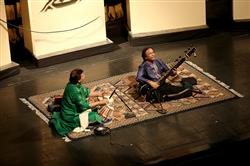 نوازنده مطرح هندی در جشنواره هنرنمایی کرد 