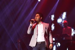 اجرای حامد همایون در جشنواره موسیقی فجر