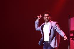 اجرای حامد همایون در جشنواره موسیقی فجر