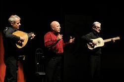 آوازخوانی کلاسیک مارکو بیزلی با عود و گیتار 