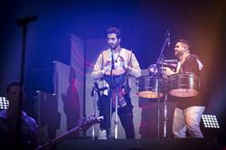 کنسرت پاییزی «ماکان بند» در تهران / رهام هادیان اسپانیایی خواند