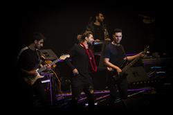 عکس یادگاری با هواداران در شب کنسرت ۴۵ هزارتومانی